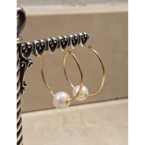 32mm 14k Yellow Gold Hoop Earrings With Pearl